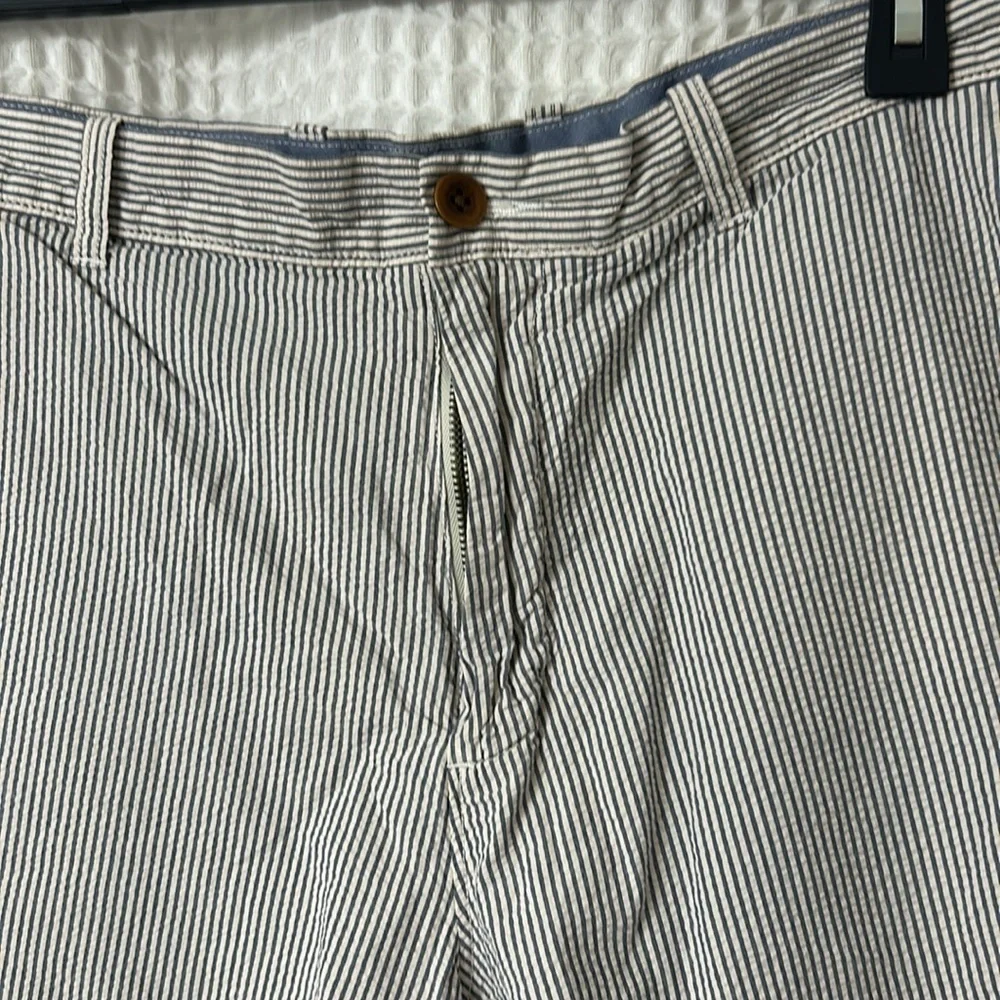 J Crew Men’s Chino Cotton Shorts Blue/White Seersucker Size 34W
